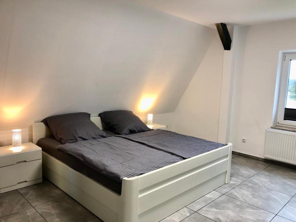 Dachgeschosswohnung Mit Seeblick Ahrensbok Exteriér fotografie