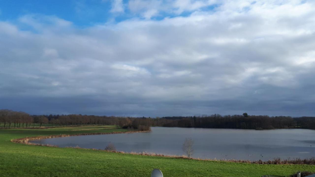 Dachgeschosswohnung Mit Seeblick Ahrensbok Exteriér fotografie